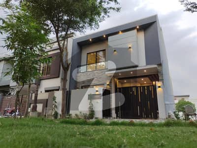 7 Marla Luxury Modern Design Brand New House For Sale In Lake City Lahore