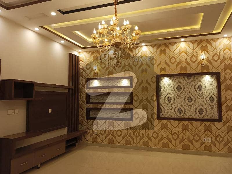1 Kanal Like New Upper Portion Available For Rent In Bahria Town Lahore.