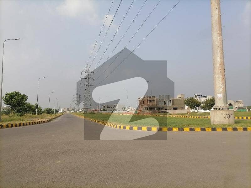 1 Kanal Plot No. 561 Block U at Prime Location for Sale in DHA Phase 8