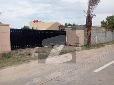 farm house land beautiful location 
Bedian Road Near Dha Phase 7 Lahore