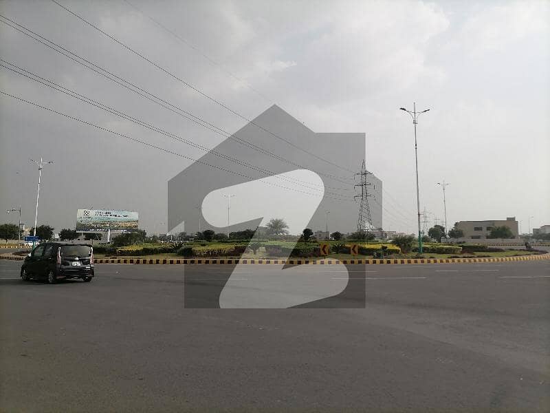 ڈی ایچ اے فیز 8 - بلاک یو فیز 8,ڈیفنس (ڈی ایچ اے),لاہور میں 1 کنال رہائشی پلاٹ 4.15 کروڑ میں برائے فروخت۔