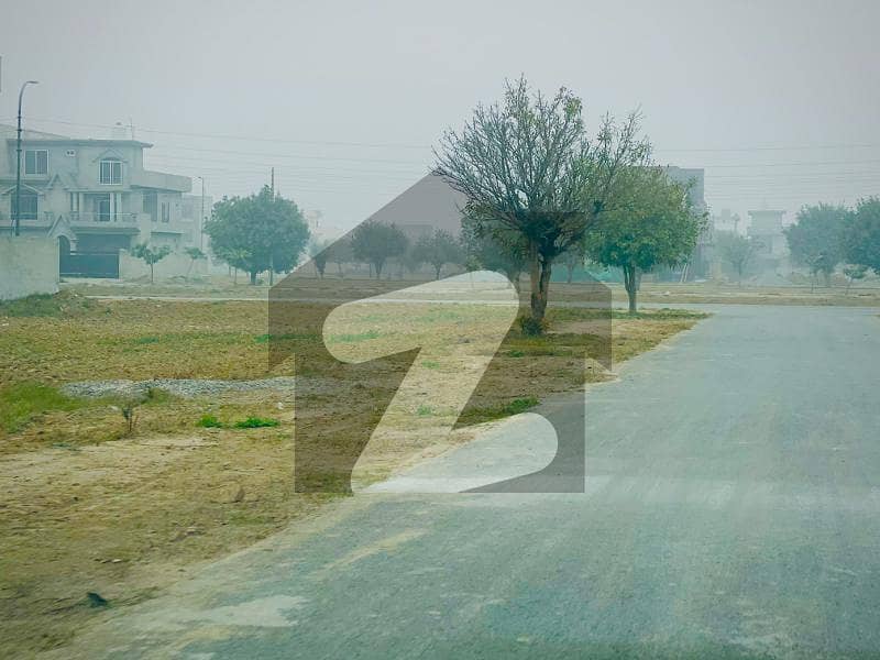 بحریہ ایجوکیشن اینڈ میڈیکل سٹی بلاک اے بحریہ ایجوکیشن اینڈ میڈیکل سٹی,لاہور میں 5 مرلہ رہائشی پلاٹ 27.0 لاکھ میں برائے فروخت۔