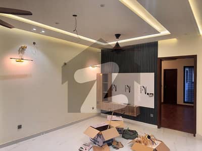 8 Marla house For Sale in Bahria Orchard Phase 1 Southern Block Facing Park WOODEN Flooring