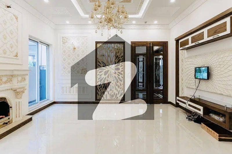 10 Marla House Near Commercial Market For Sale In DHA Phase 1-P
