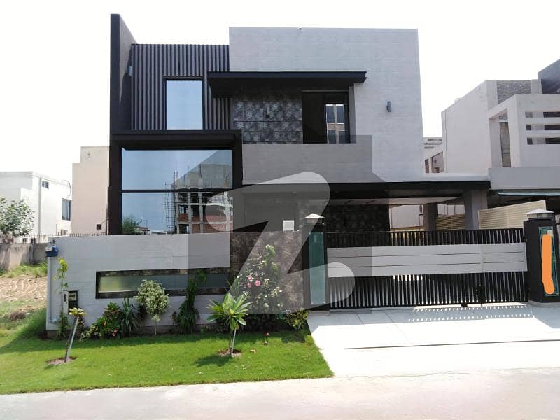 10 Marla Modern Design House For Sale At Hot Location Near To Park Commercial School And Playgroud