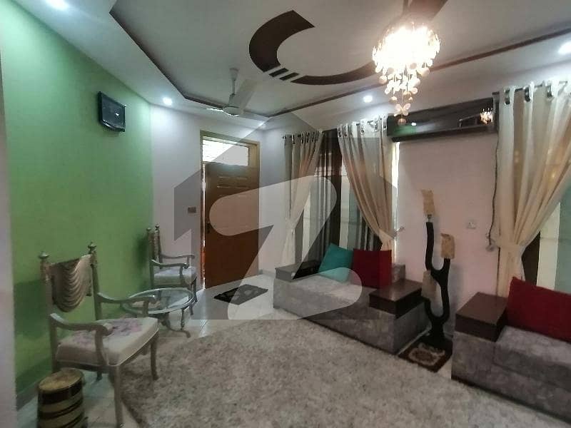 جوہر ٹاؤن فیز 1 جوہر ٹاؤن,لاہور میں 4 کمروں کا 6 مرلہ مکان 2.5 کروڑ میں برائے فروخت۔