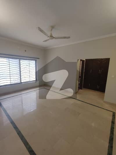 Beautiful House Triple Storey For Rent In G-10