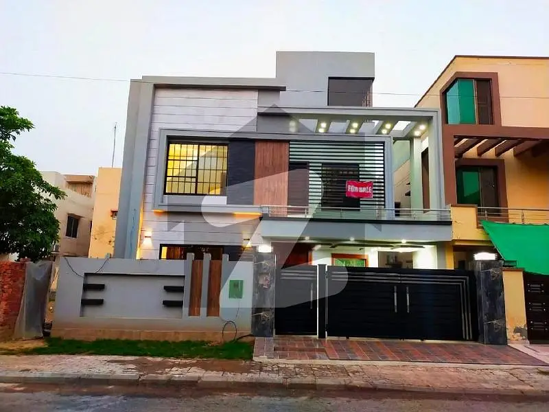 10 Marla Residential House For Sale In Umar Block Bahria Town Lahore