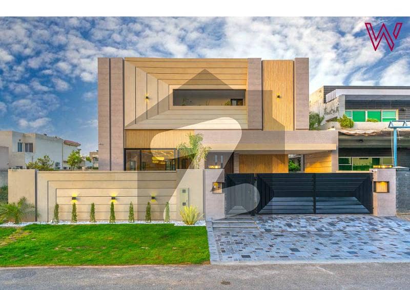 1 Kanal Ultra-Modern Designer House For Sale At Hot Location Near To Park School Shell Pump And Kfc