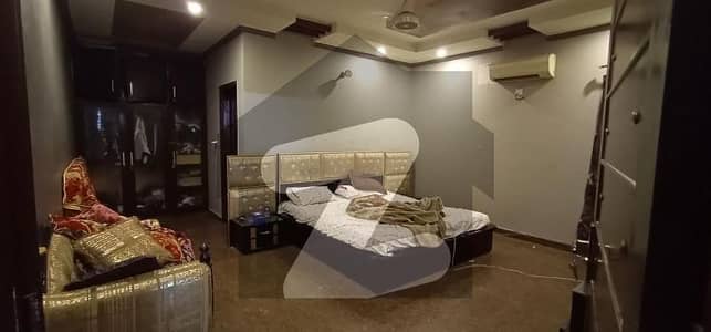 جوہر ٹاؤن لاہور میں 5 کمروں کا 2 مرلہ مکان 1.0 کروڑ میں برائے فروخت۔