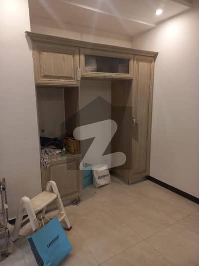 کینٹ لاہور میں 4 کمروں کا 2 کنال مکان 25.0 کروڑ میں برائے فروخت۔