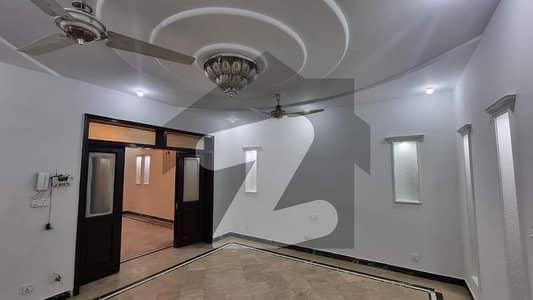 بحریہ ٹاؤن لاہور میں 3 کمروں کا 10 مرلہ بالائی پورشن 48.0 ہزار میں کرایہ پر دستیاب ہے۔