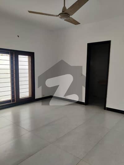 DHA Phase 4 300 Yards Bungalow For Rent