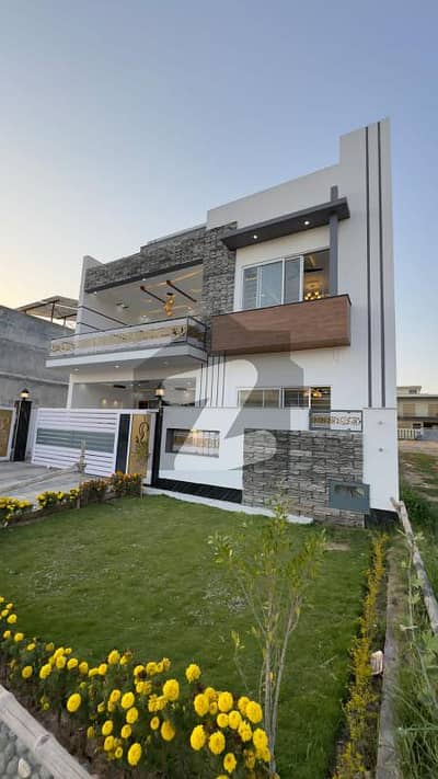 گلبرگ ریزیڈنشیا گلبرگ,اسلام آباد میں 5 کمروں کا 7 مرلہ مکان 5.85 کروڑ میں برائے فروخت۔