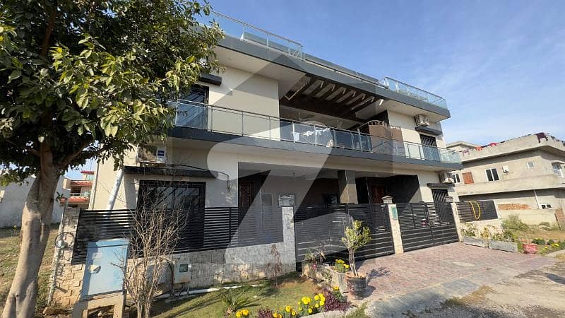Gulberg Residencia 7 Marla House Up For Sale
