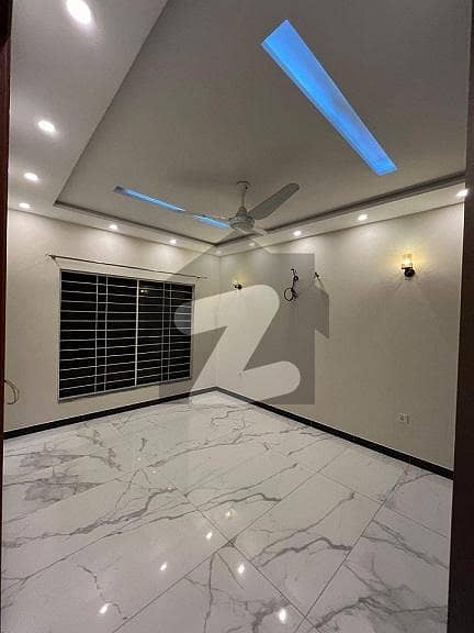 10 MARLA BRAND NEW LUXARY FULL HOUSE FOR RENT IN GULBAHAR BLOCK BAHRIA TOWN LAHORE