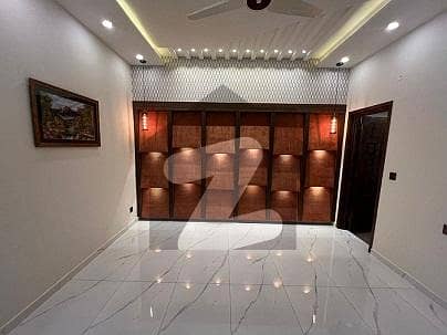 بحریہ ٹاؤن - اوورسیزبی بحریہ ٹاؤن اوورسیز انکلیو,بحریہ ٹاؤن,لاہور میں 5 کمروں کا 10 مرلہ مکان 1.15 لاکھ میں کرایہ پر دستیاب ہے۔