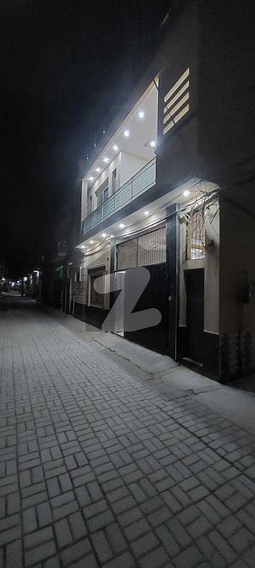 کشمیر روڈ سیالکوٹ میں 5 کمروں کا 5 مرلہ مکان 2.25 کروڑ میں برائے فروخت۔