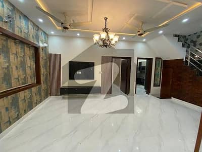 5 MARLA BRAND NEW FULL HOUSE FOR RENT IN UMAR BLOCK BAHRIA TOWN LAHORE