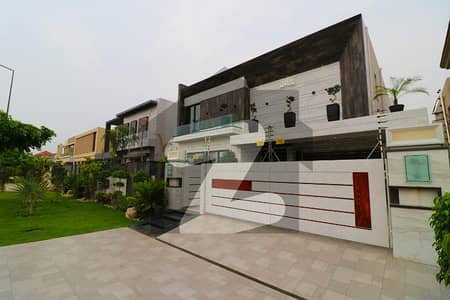1 Kanal Designer House Near McDonald Hot Location OF Whole Phase 7