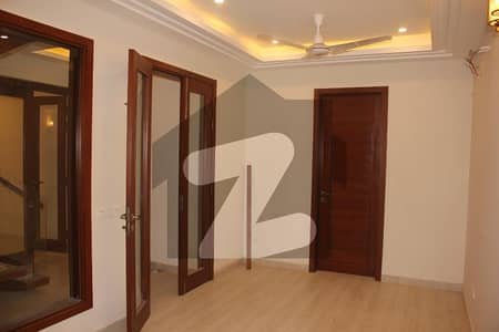 BUNGALOW FOR RENT IQBAL LANES DHA PHASE 8