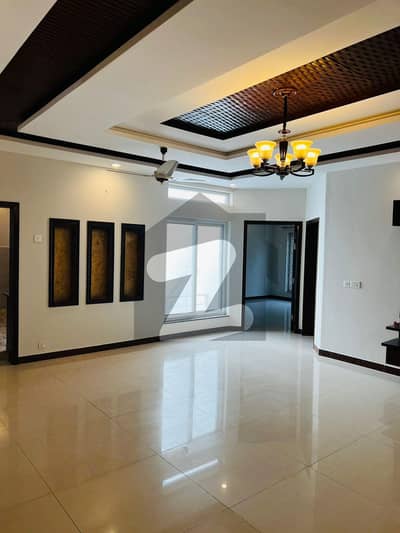 40 80 (14 Marla) UPPER PORTION AVAILABLE FOR RENT IN G-13