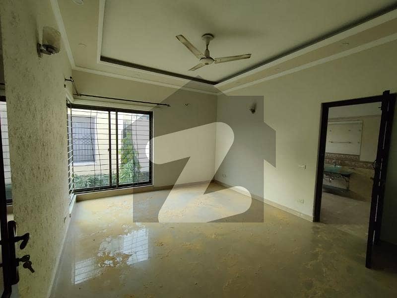 Kanal Prime Location Bungalow For Rent In DHA Phase 5-L