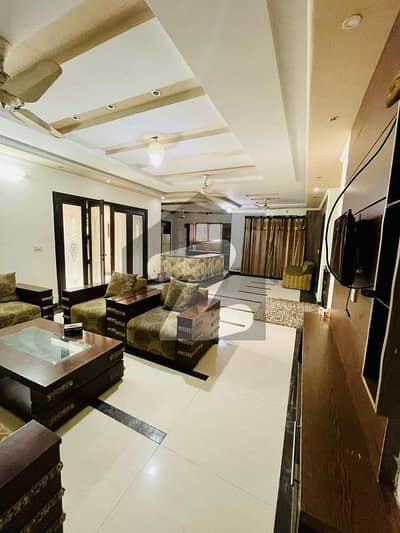 جوہر ٹاؤن لاہور میں 5 کمروں کا 1 کنال دفتر 1.5 لاکھ میں کرایہ پر دستیاب ہے۔