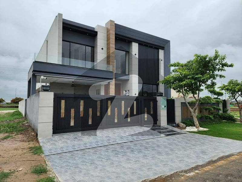 Luxury House of One Kanal For Luxury Living Style at Superb Hot Location in DHA