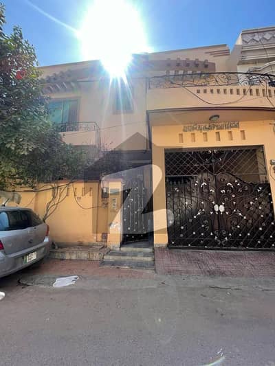 آفیسرز کالونی 2 فیصل آباد میں 7 کمروں کا 7 مرلہ مکان 2.35 کروڑ میں برائے فروخت۔