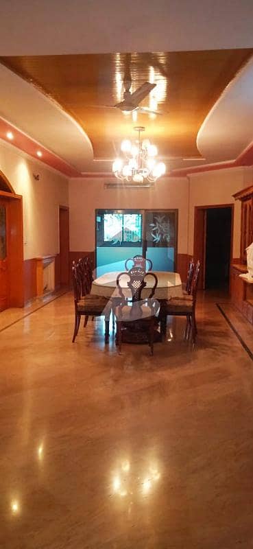 Company Office/ Executive Office/ 2 kanal house in model town @450k