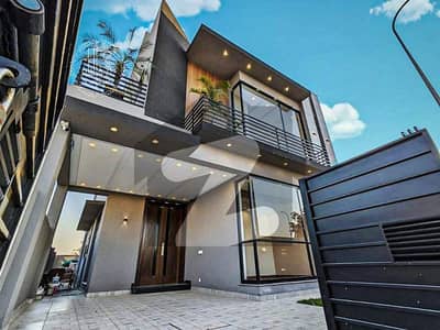 5.5 Marla Beautifull Modern Design House For Sale In DHA Phase 9 Town Very Good Opportunity To Buy House In Very Cheap Price