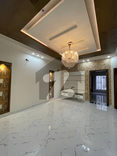 Prime Location 1 kanal Brand New Like House For sale in Lda Avenue Lahore
