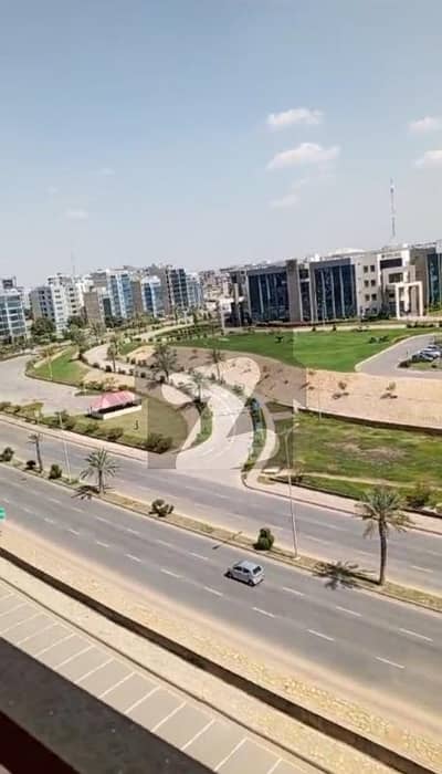 BAHRIA TOWN KARACHI 
APARTMENT FOR SALE 
2 BEDROOMS 
2 BATHROOM 
1 TV LOUNGE 
810 SQFT 
BTK HEAD OFFICE FACING