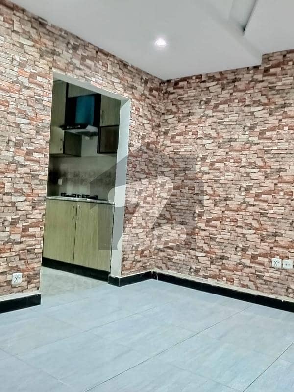2 bed brand new luxury non furnished flat available in bahria town lahore