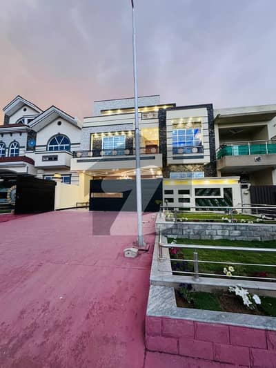 10 Marla House For Sale in G-13 Islamabad