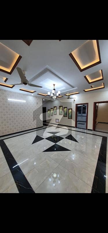 جی ۔ 13 اسلام آباد میں 7 کمروں کا 14 مرلہ مکان 1.85 لاکھ میں کرایہ پر دستیاب ہے۔