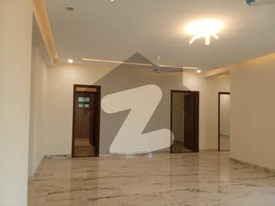 عسکری 11 - سیکٹر ڈی عسکری 11,عسکری,لاہور میں 3 کمروں کا 10 مرلہ فلیٹ 2.85 کروڑ میں برائے فروخت۔