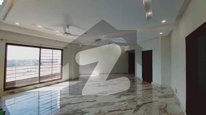 عسکری 11 - سیکٹر ڈی عسکری 11,عسکری,لاہور میں 4 کمروں کا 12 مرلہ فلیٹ 1.25 لاکھ میں کرایہ پر دستیاب ہے۔
