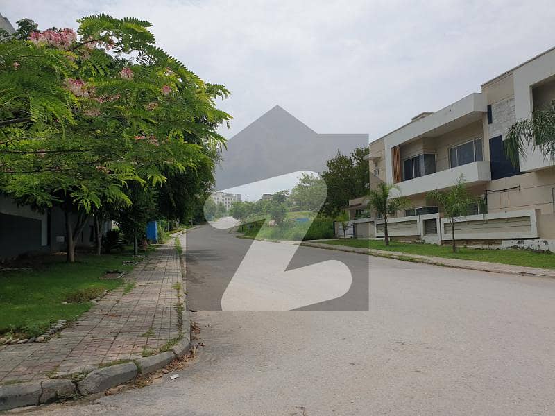 Next To Central Park, South Open, Very Exclusive 1 Kanal Plot