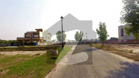 Residential Plot Of 10 Marla Available In Lake City - Sector M-5