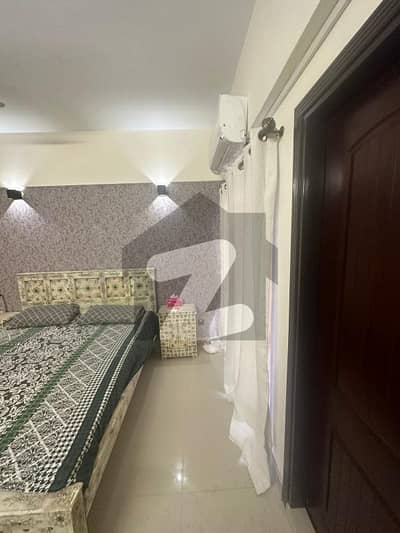 1 BED FURNISHED FLAT FOR RENT IN GULBERG