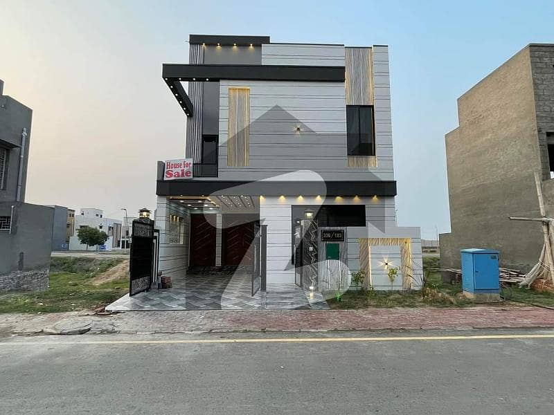 5 Marla Luxurious Designer Brand New House For Sale in Bahria Town Lahore