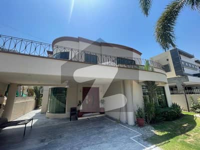 Slightly Used 1 Kanal House For Sale In DHA Phase 4 Near Gold Crest Mall