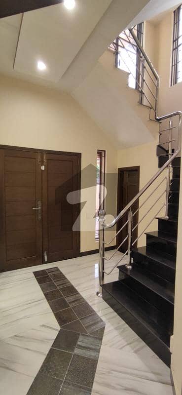 10 MARLA BRAND NEW UPPER PORTION FOR RENT IN RAFI BLOCK BAHRIA TOWN LAHORE