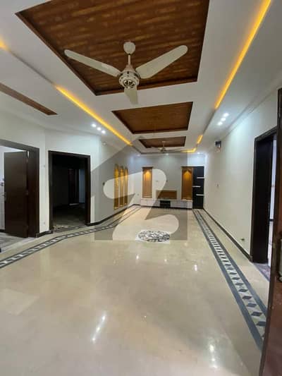 1Kanal Triple Storey House 9 Bedrooms With 11 Washrooms 6 Car Parking 60 Feet Street