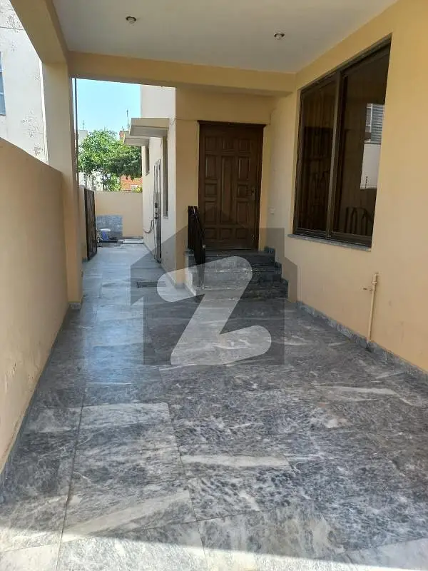 1 Kanal Upper Portion for Rent separate Gate and Entrance in DHA Phase 6