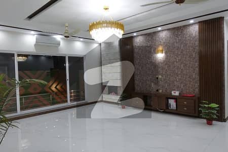 ڈی ایچ اے فیز 6 ڈیفنس (ڈی ایچ اے),لاہور میں 3 کمروں کا 1 کنال بالائی پورشن 90.0 ہزار میں کرایہ پر دستیاب ہے۔