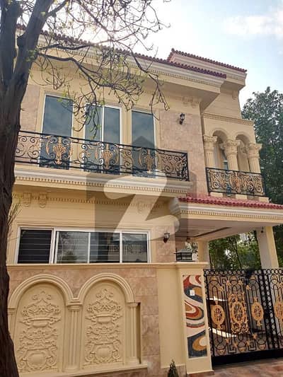 Near Park And Mosque 5 Marla With Beautiful Lavish House For Sale In Dha 9 Town