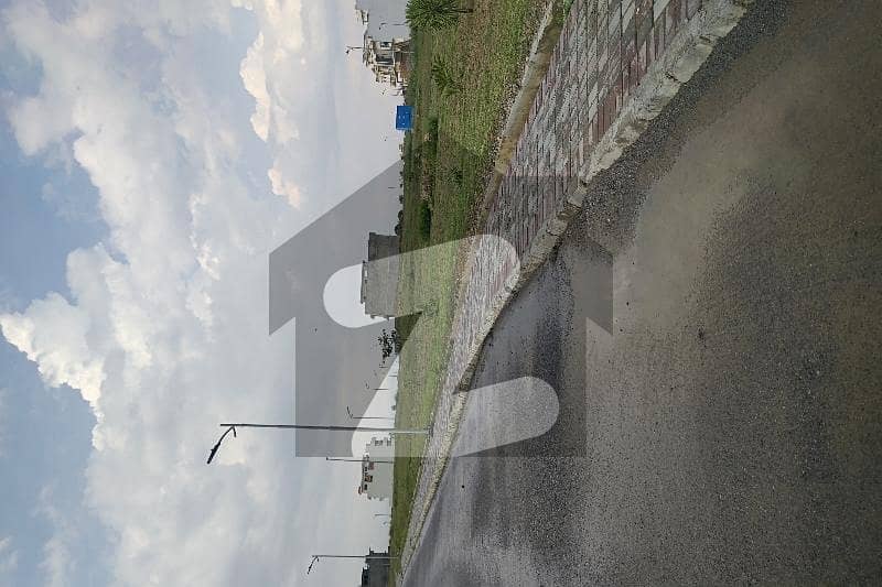 10 Marla possession ready to construction highted location plot available for sale on investor price in Taj Residencia Rose block